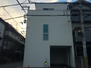 平野区瓜破東3丁目新築住宅が完成しました！外壁はKMEWのパワーコートを採用し紫外線をガード！！